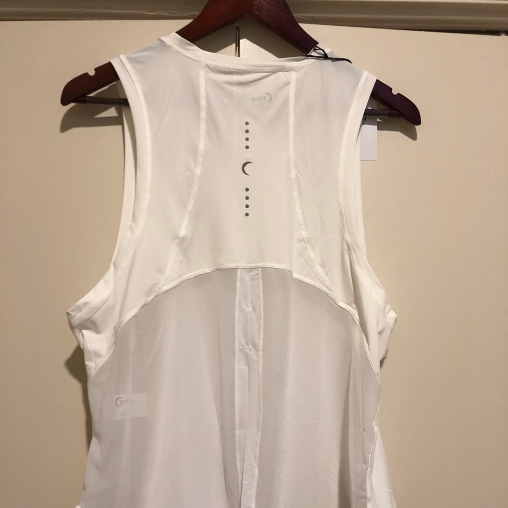 🌙White split back tank